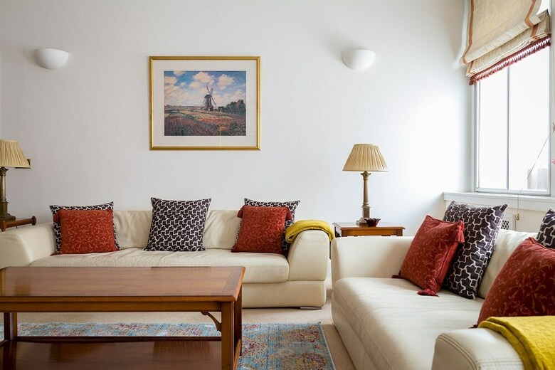 2-bed 2-bath Next To Park Lane