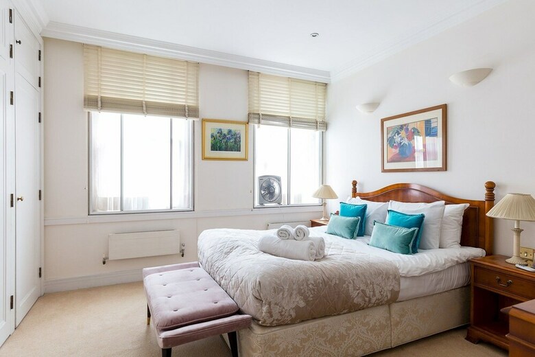 2-bed 2-bath Next To Park Lane