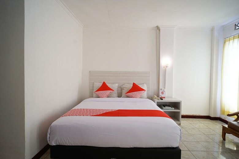 Capital O 2885 Hemra Hotel