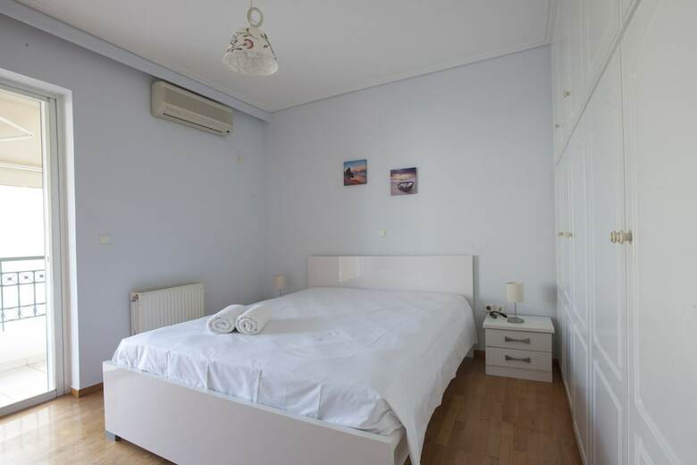 Ano Glyfada- A Big Comfortable Apartment