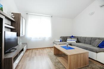 Apartments Hills