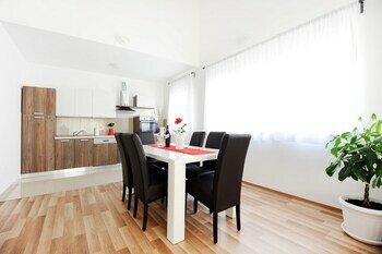 Apartments Hills