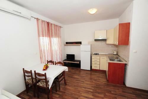 Apartments Klelija