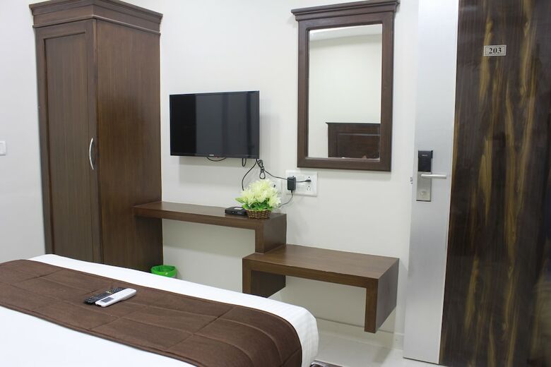 Hotel Rithikha Inn Crest