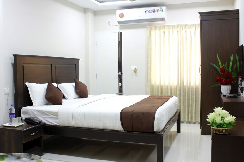 Hotel Rithikha Inn Crest