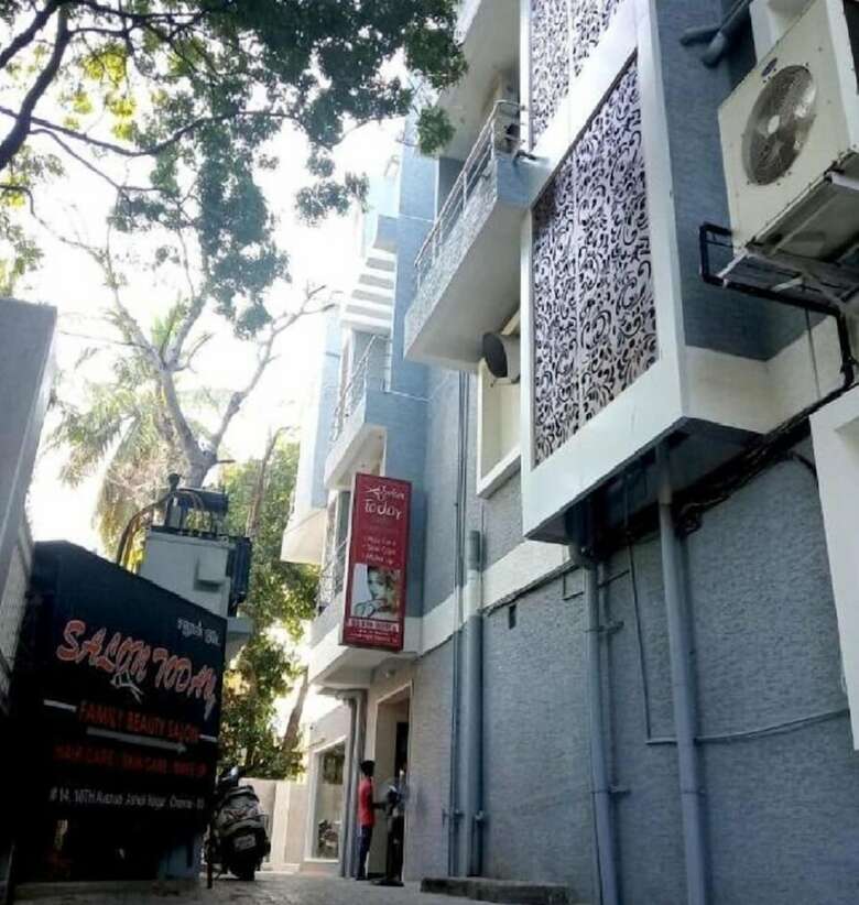 Hotel Rithikha Inn Crest