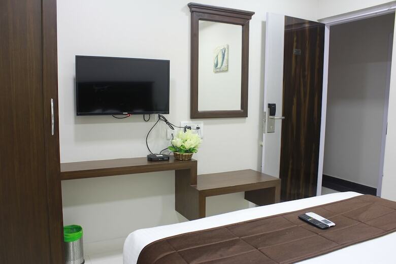 Hotel Rithikha Inn Crest