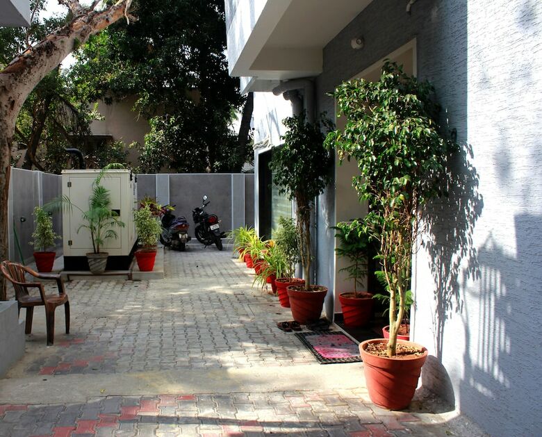 Hotel Rithikha Inn Crest
