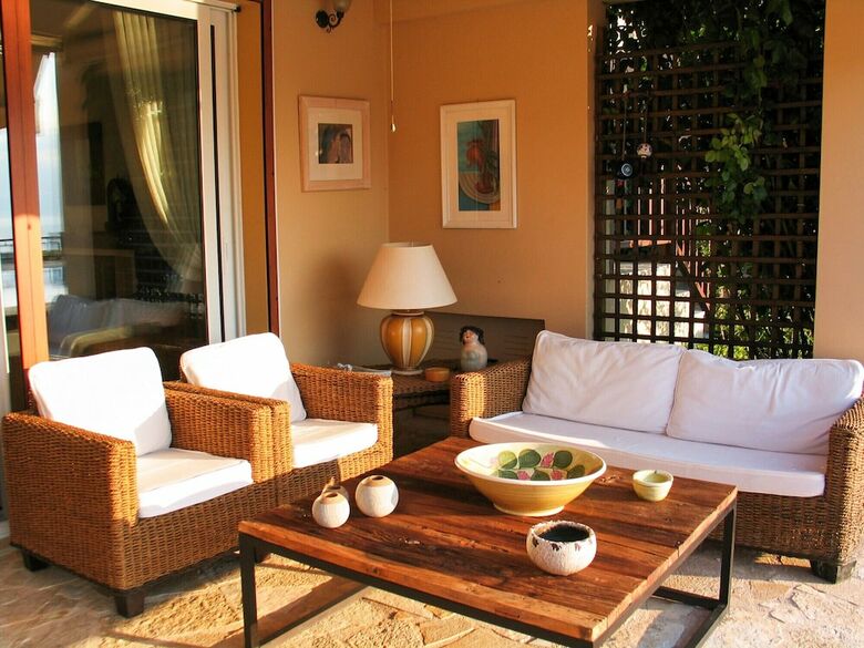 Villa Phaedra With Pool And View