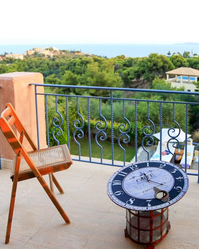 Villa Grejo, Opulent Mansion With Pool