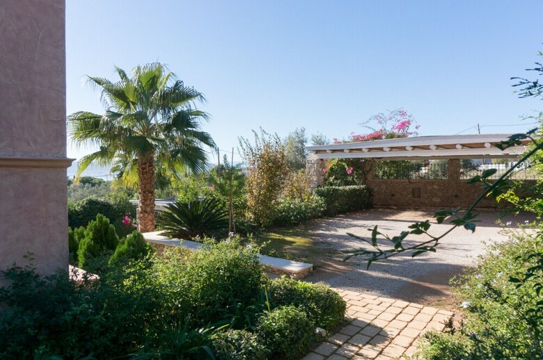 Villa Grejo, Opulent Mansion With Pool