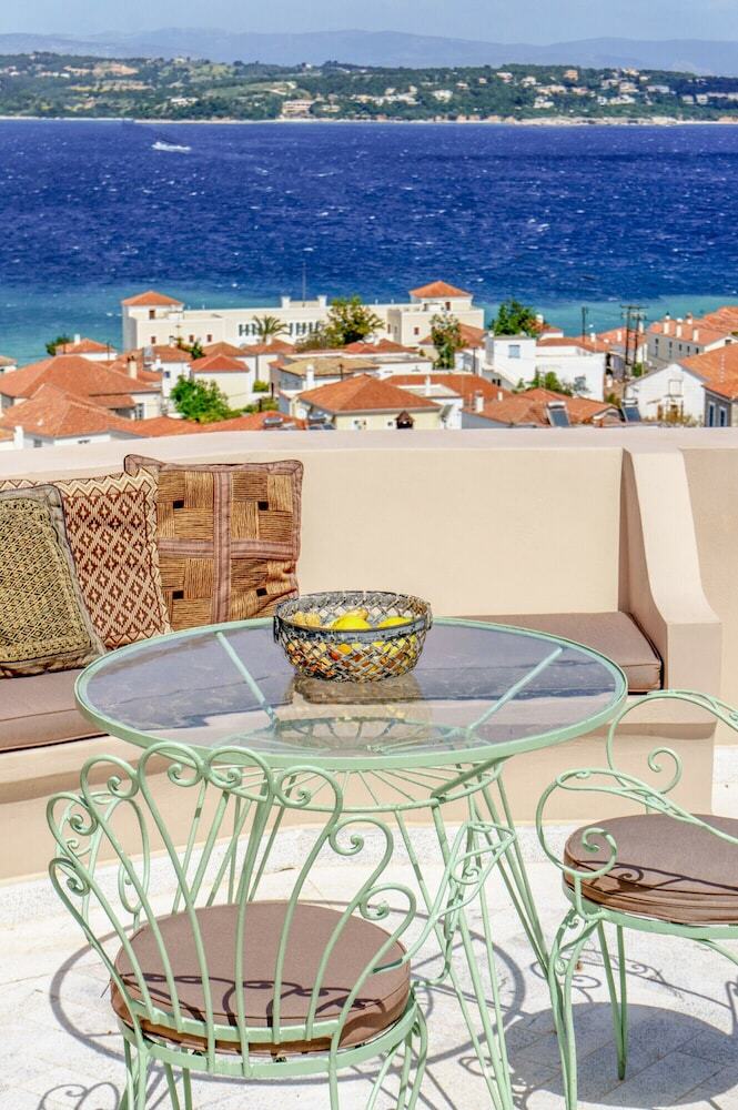 Villa Maison Suisse With Panoramic Views Of Spetses
