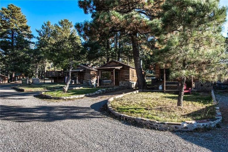 Cabana Apache Village 9, Queen Bed, Midtown, Pet Friendly, Sleeps 2