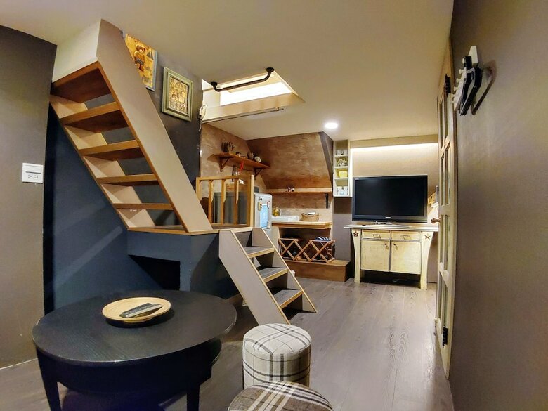 Hotel Daguli's Home