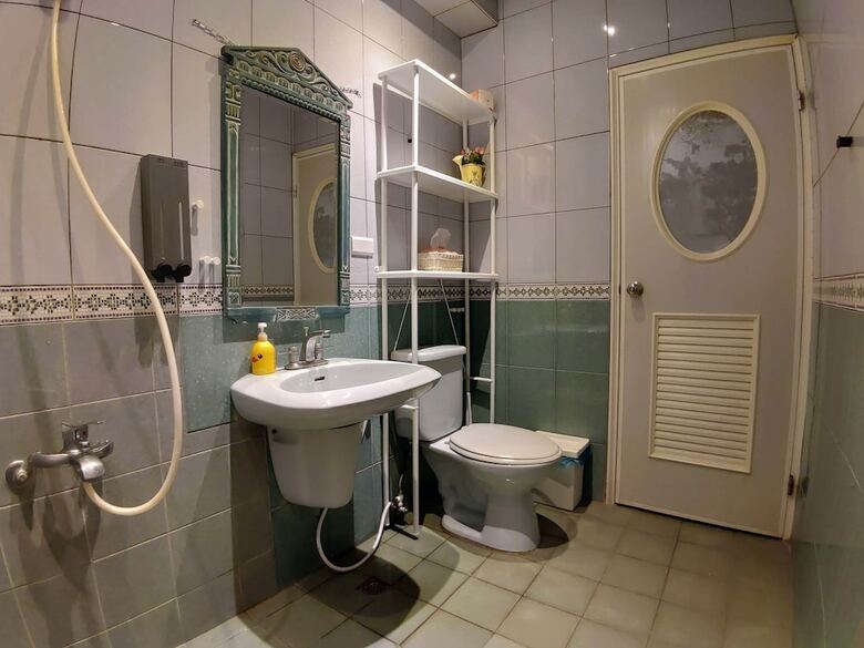 Hotel Daguli's Home