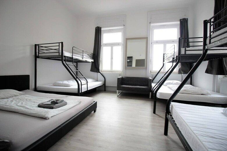 Hotel Ger�umiger Altbau F�r Gro�e Gruppen