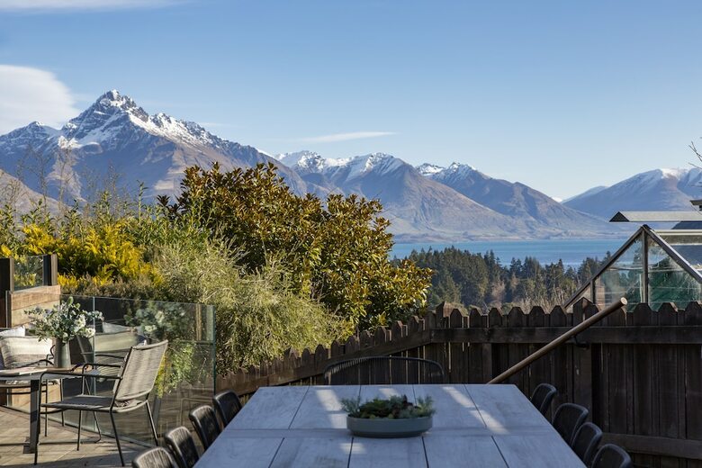 Mountain Utopia