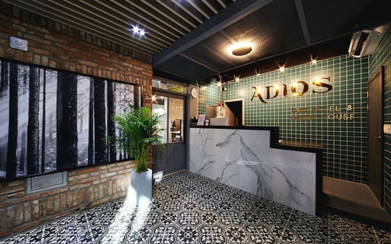 Hostal Adios - Hostel