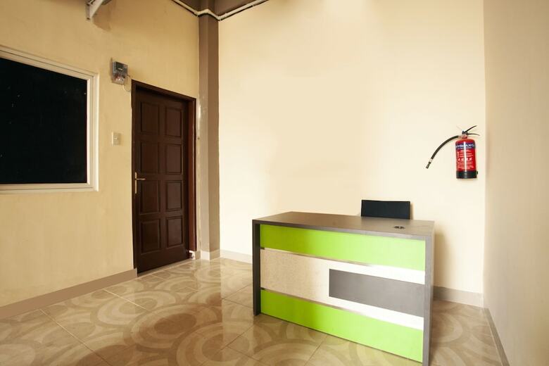 Hotel Oyo 1763 Dinda Residence