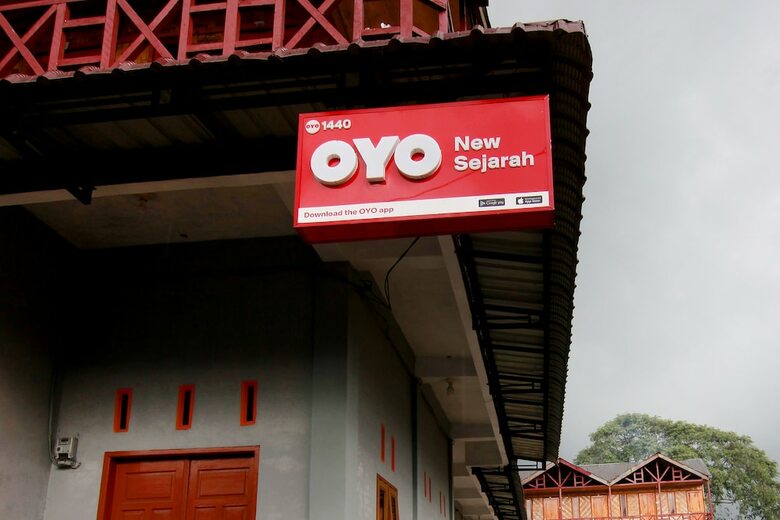 Hotel Oyo 1440 New Sejarah