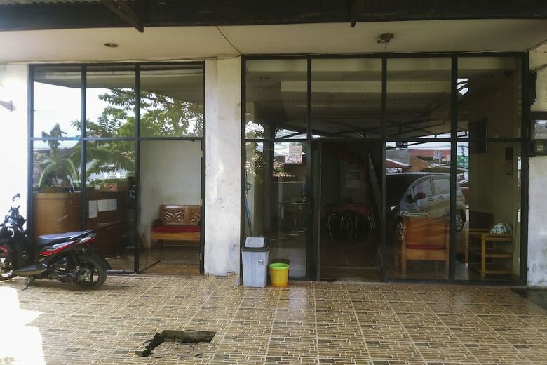 Hostal Spot On 2353 Wisma Executive Demang