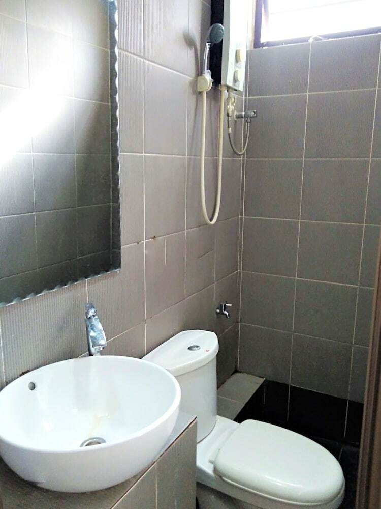 Hotel Oyo 89950 365 Nice Stay