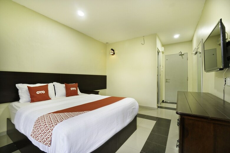Oyo 89960 Manjung Inn Hotel