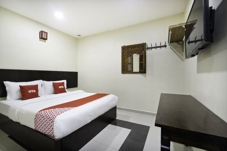 Oyo 89960 Manjung Inn Hotel