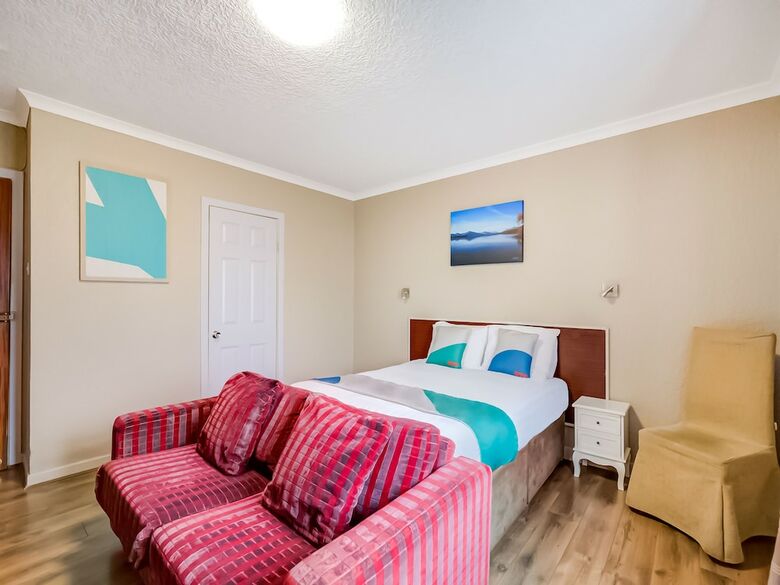 Oyo Lomond Park Hotel