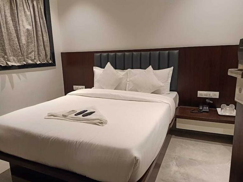 Hotel Flora Suites