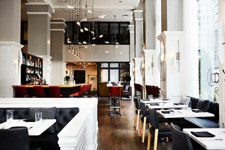 Staypineapple, An Iconic Hotel, The Loop Chicago