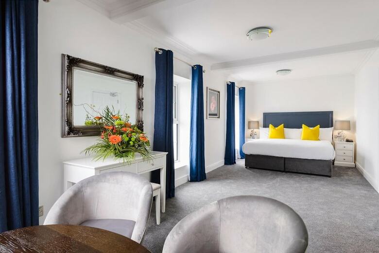 Hotel Commodore