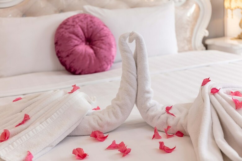 Royal Airport Hotel - Convenient & Friendly