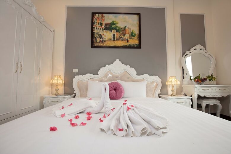 Royal Airport Hotel - Convenient & Friendly
