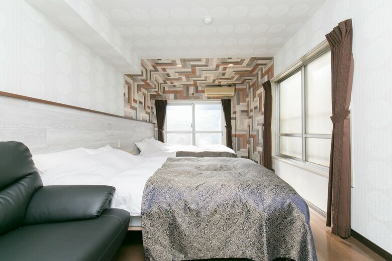 R Hotel