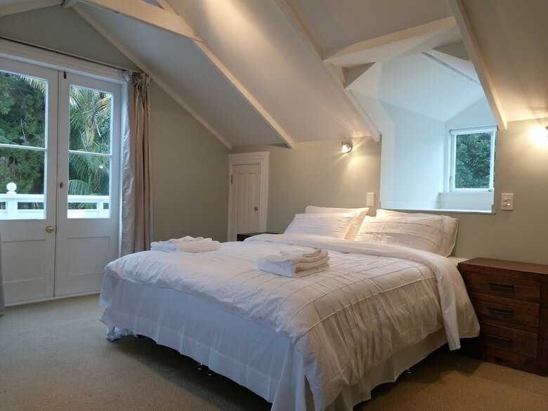 Hotel Western Springs Villa