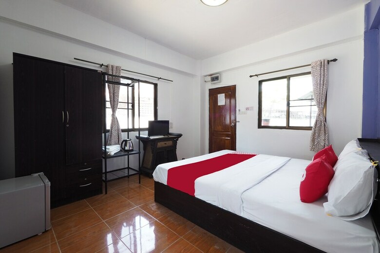 Hotel Oyo 817 Noble Thippanate