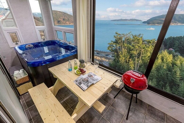 Arco Poolvilla Pension