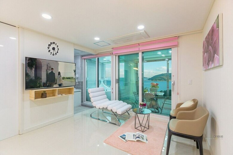 Arco Poolvilla Pension