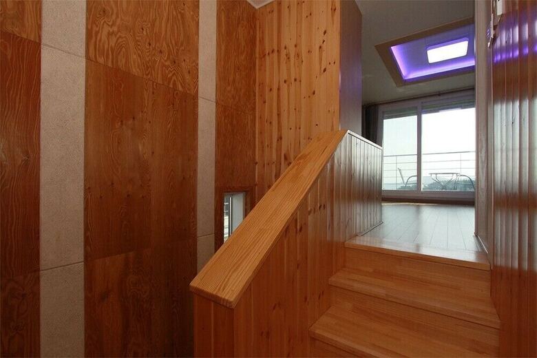 Dalbit (Blue Road Town Pension)