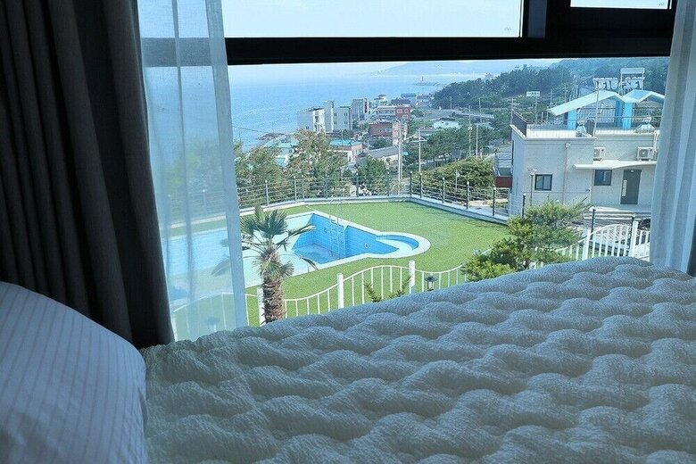 Nuri (Blue Road Town Pension