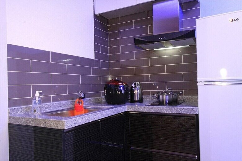 Jangmi (Blue Road Town Pension