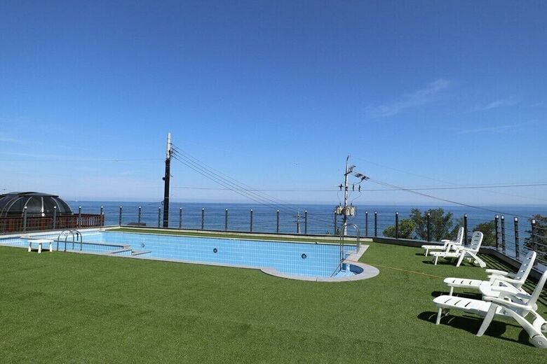 Jangmi (Blue Road Town Pension