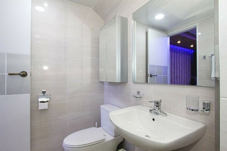 Jangmi (Blue Road Town Pension