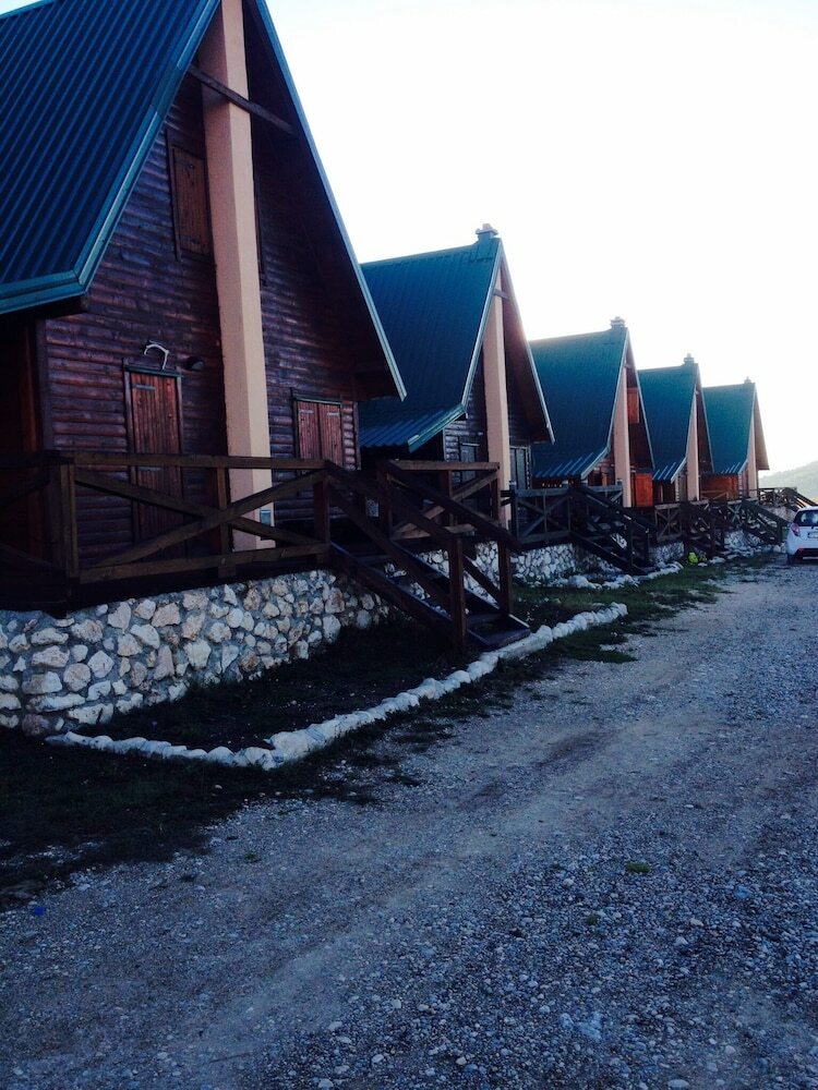 Posada Beautiful 2-bed Cottage With In ?abljak