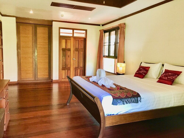 4 Bedroom Villa On Beachfront Resort Tg39