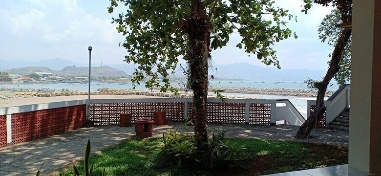 Bed & Breakfast Bunga Ayu Seaside Resort