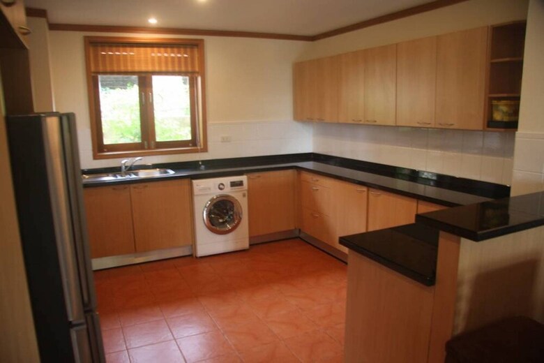 6 Bedroom Twin Villas On Beach Front Resort 25/12