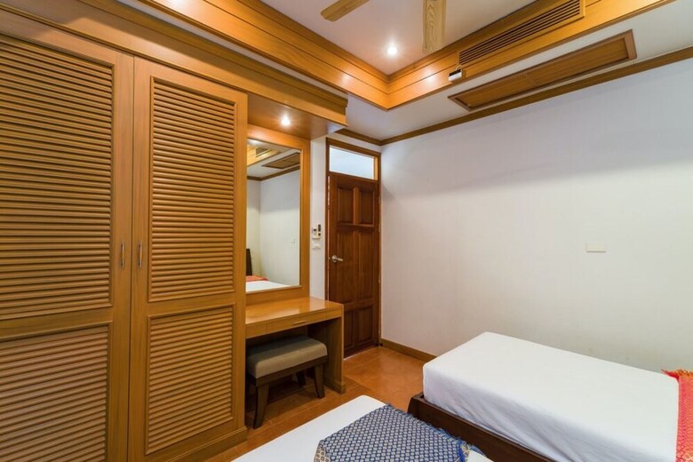 6 Bedroom Twin Villas On Beach Front Resort 25/12