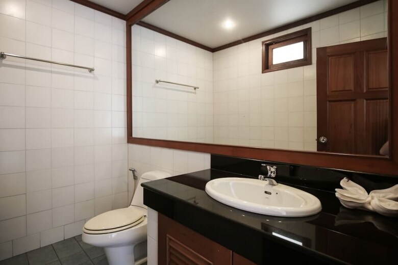 6 Bedroom Twin Villas On Beach Front Resort 25/12
